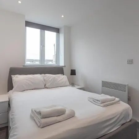 Modern & Bright 1 Bed Апартаменти Лідс