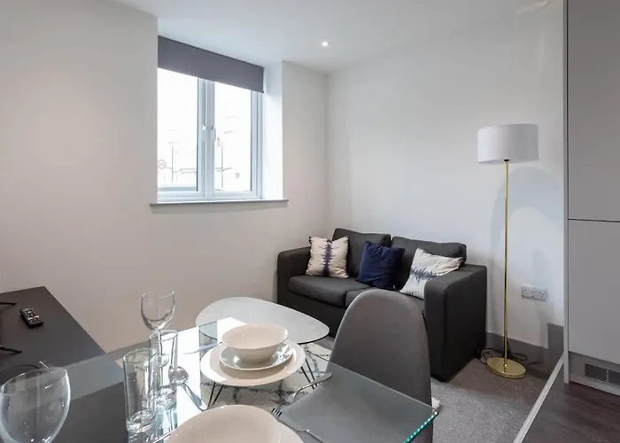 Modern & Bright 1 Bed Leeds (West Yorkshire)