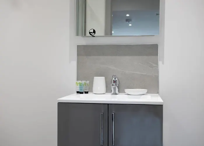 Modern & Bright 1 Bed * Leeds (West Yorkshire)