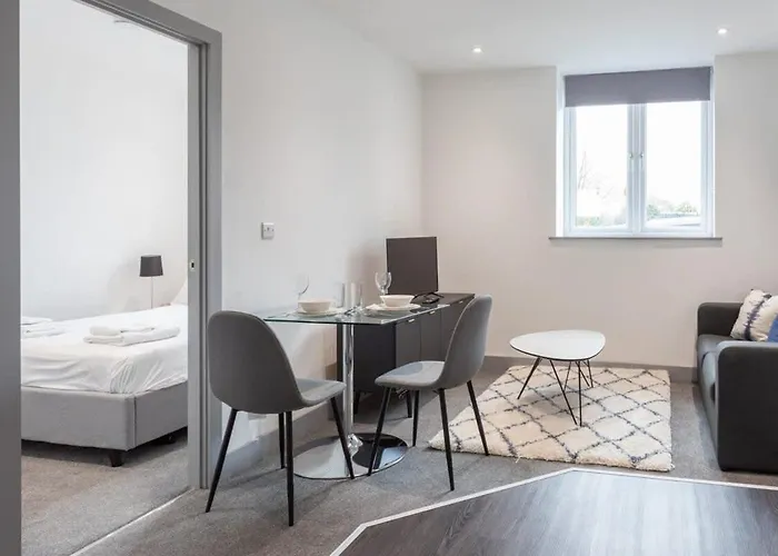 Modern & Bright 1 Bed Apartment *