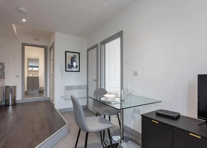 Modern & Bright 1 Bed