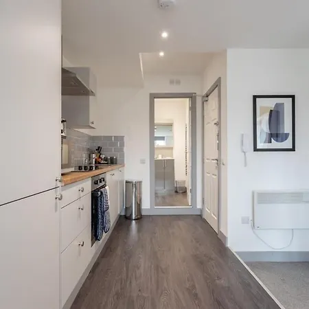 Modern & Bright 1 Bed